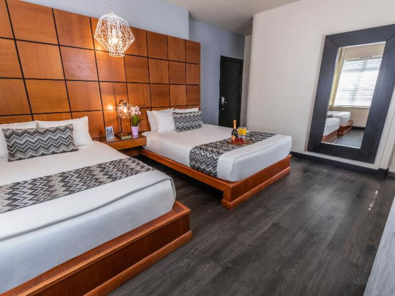 Chesterfield Hotel &Amp; Suites