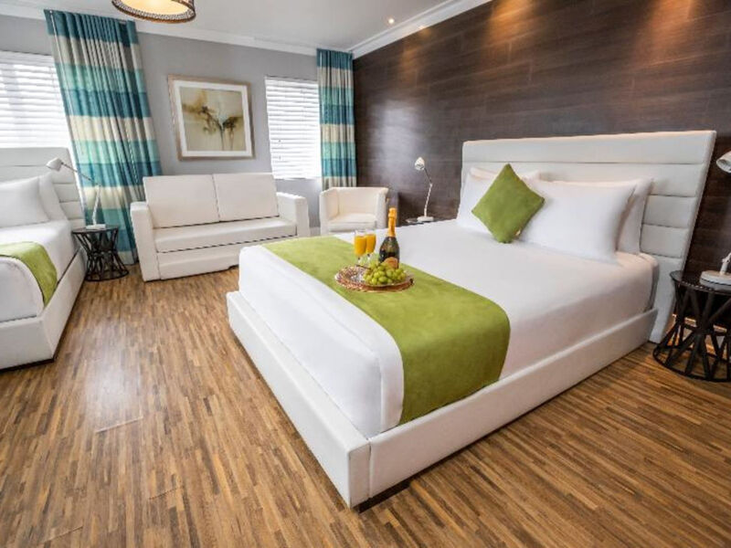 Chesterfield Hotel &Amp; Suites