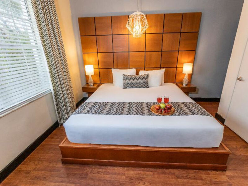 Chesterfield Hotel &Amp; Suites