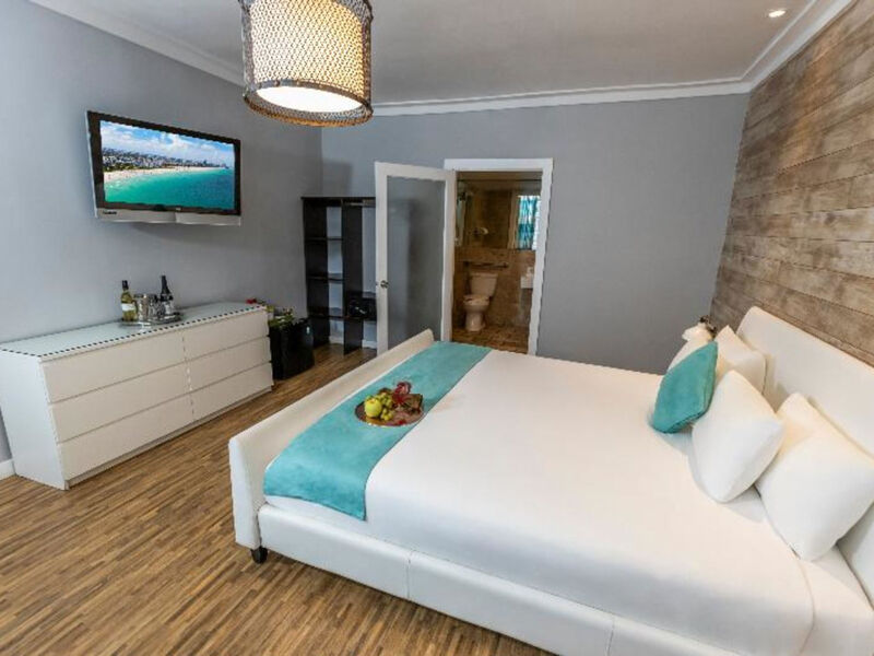 Chesterfield Hotel &Amp; Suites