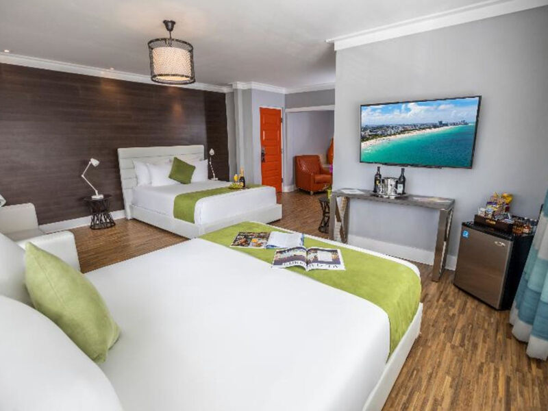 Chesterfield Hotel &Amp; Suites