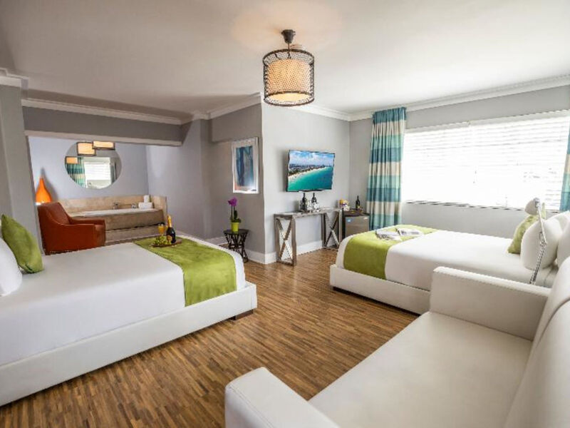 Chesterfield Hotel &Amp; Suites