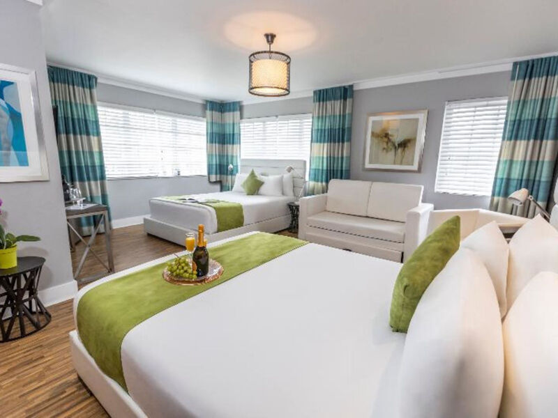 Chesterfield Hotel &Amp; Suites