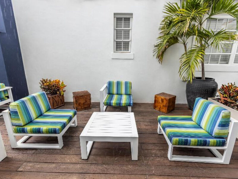 Chesterfield Hotel &Amp; Suites