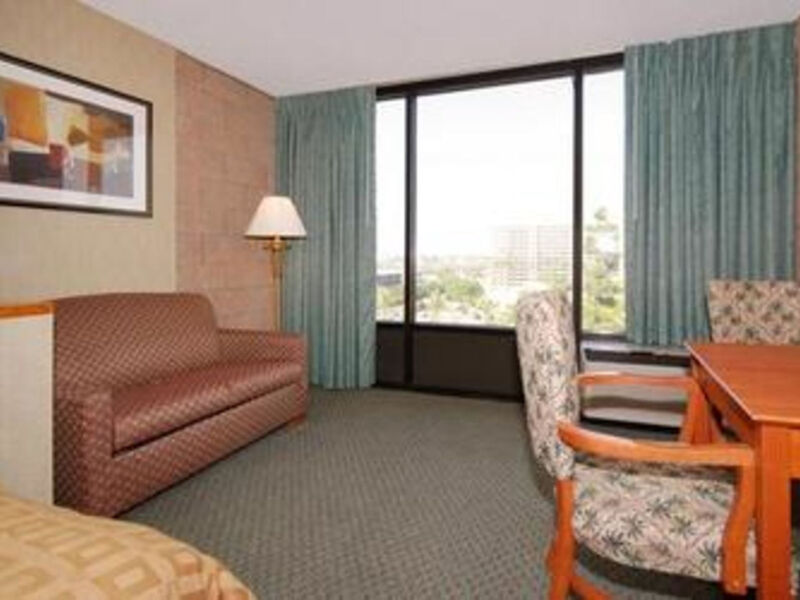 Clarion Hotel Anaheim Resort