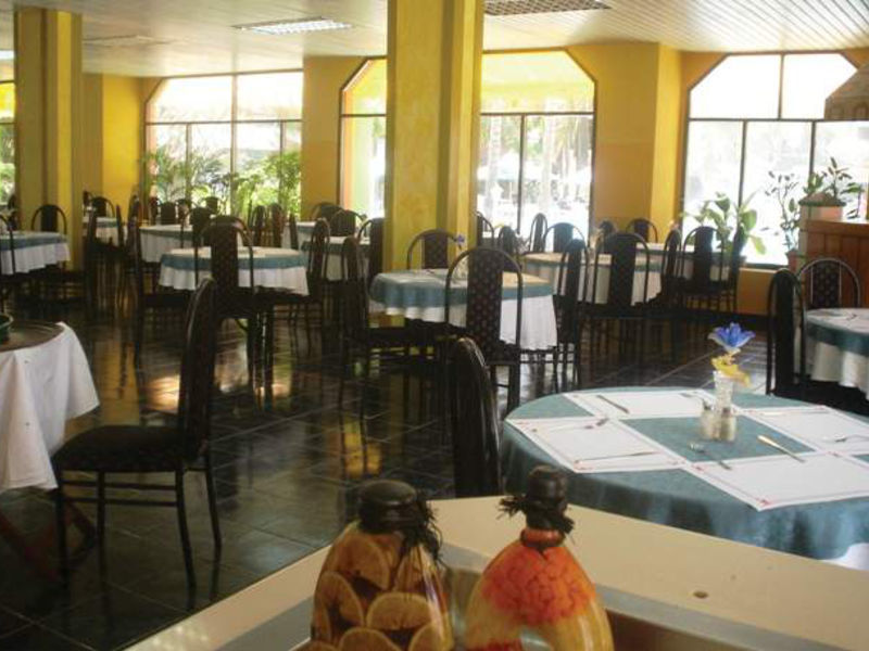 Club Amigo Tropical