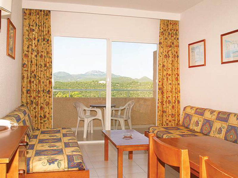 Club Cala Romani Hotel