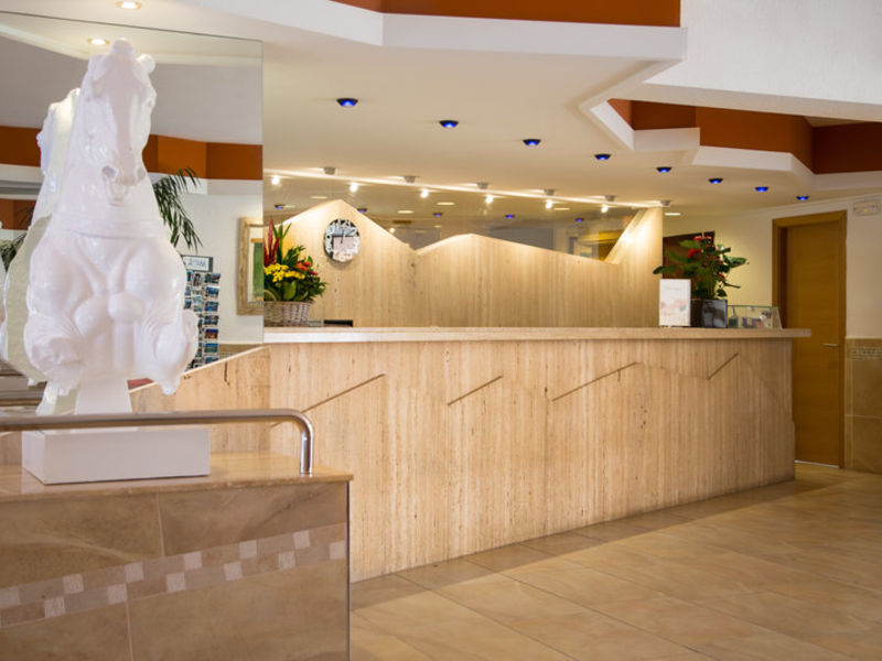 Club Cartago Hotel