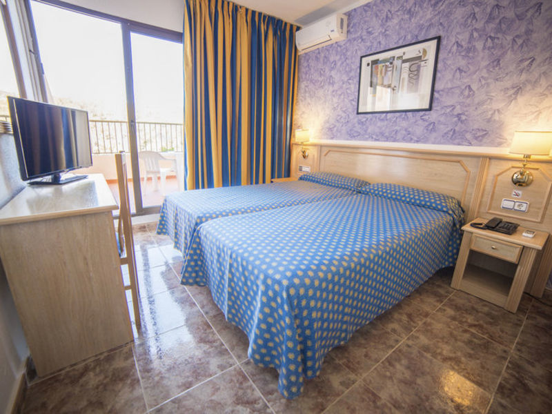 Club Cartago Hotel