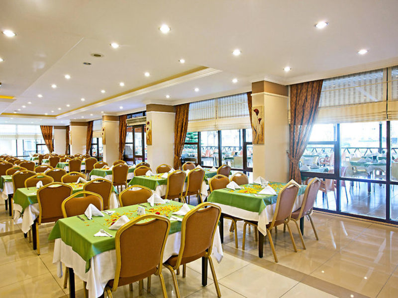 Club Hotel Titan Garden