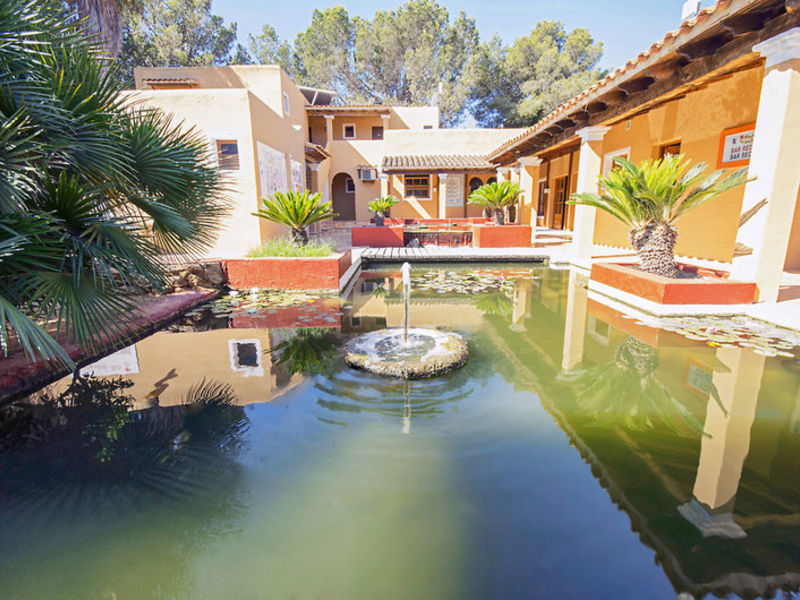 Club Punta Arabi, BU