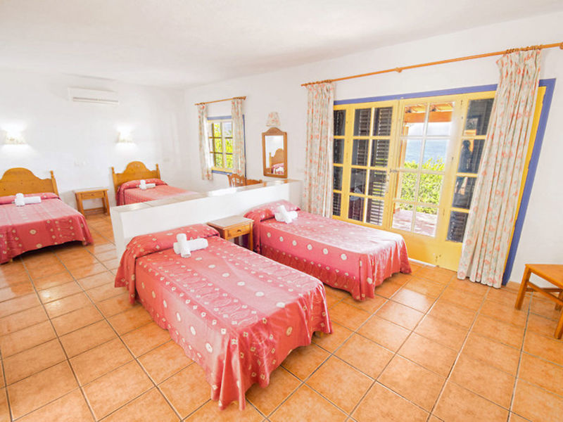 Club Punta Arabi, BU