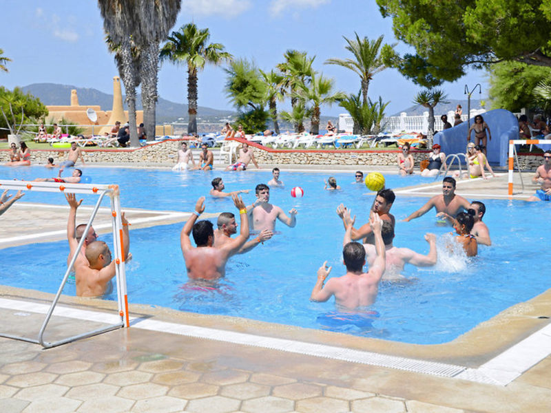 Club Punta Arabi, BU