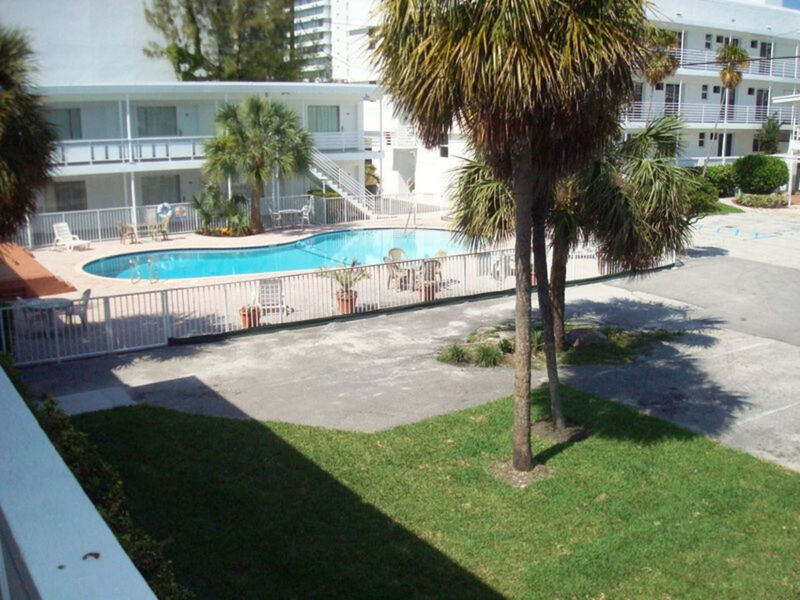 Collins Hotel