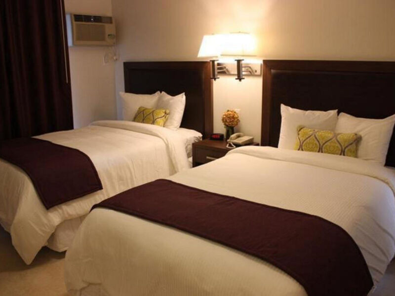 Collins Hotel