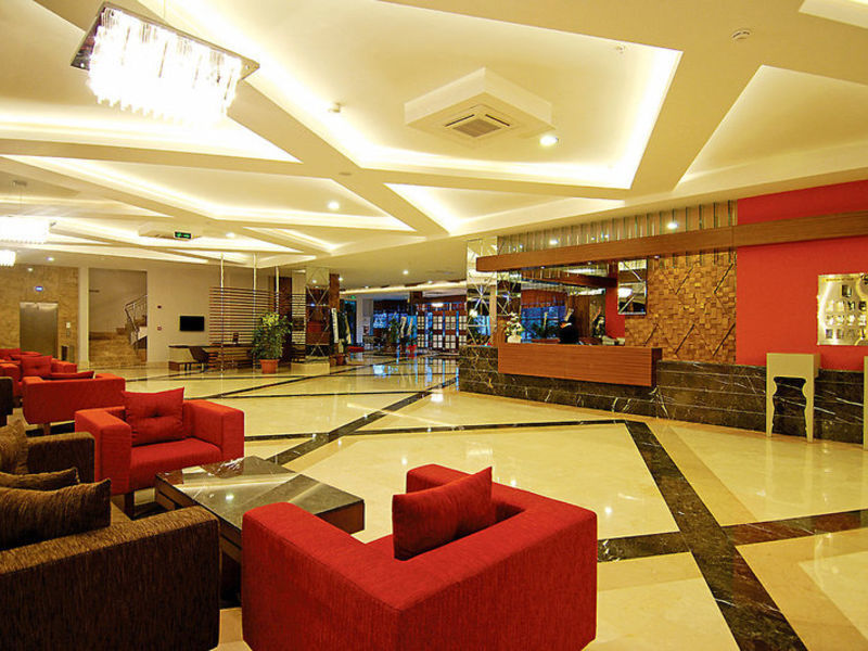 Commodore Elite Suites &
