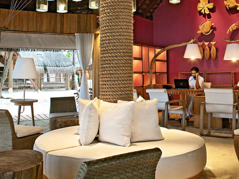 Constance Moofushi Resort