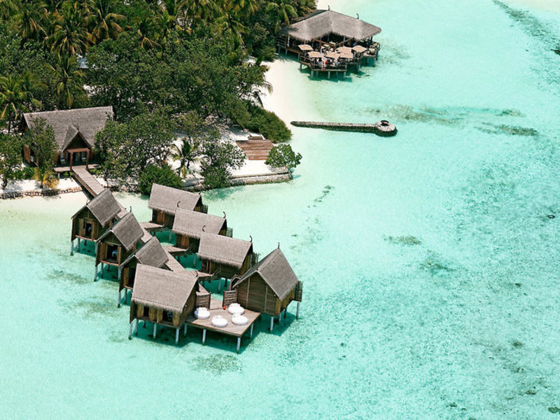 Constance Moofushi Resort