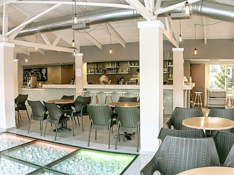 COOEE Lavris Hotel