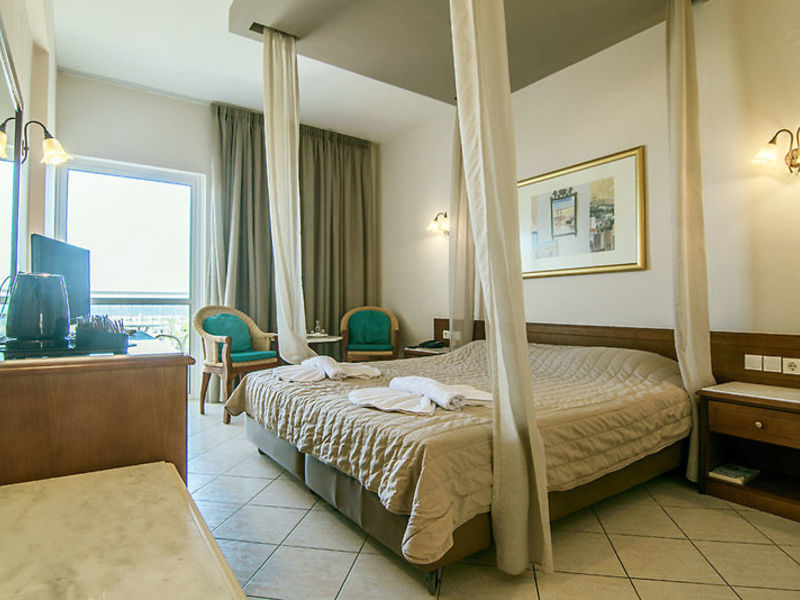 COOEE Lavris Hotel