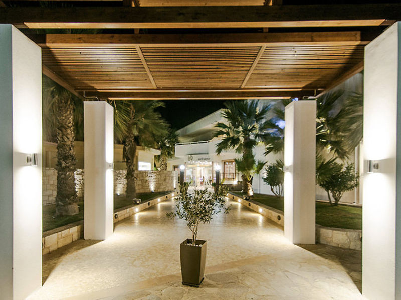 COOEE Lavris Hotel
