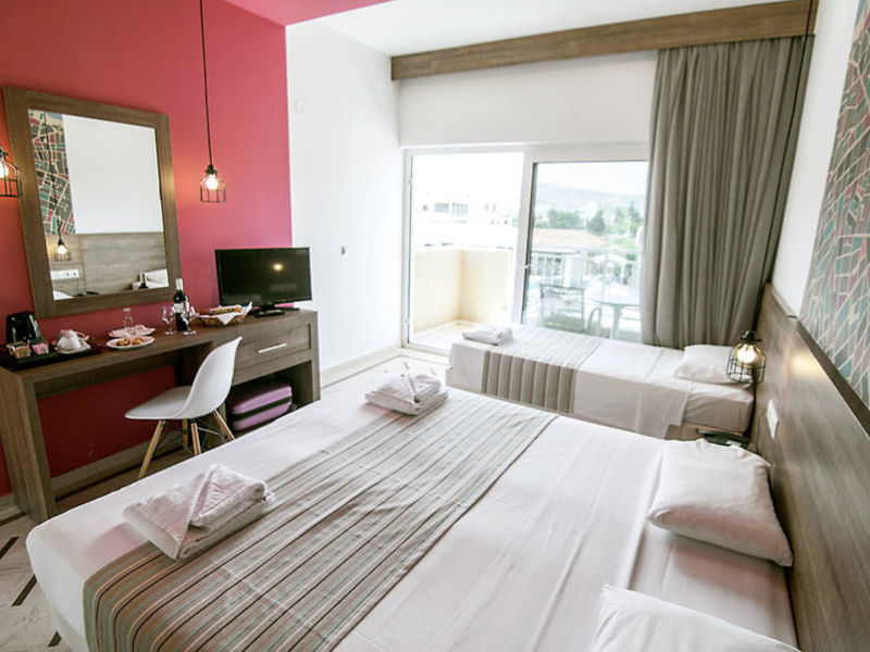 COOEE Lavris Hotel