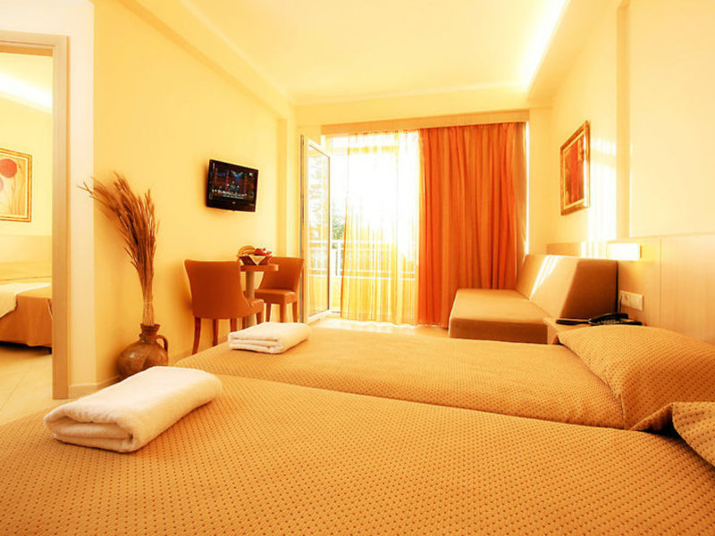 COOEE Lavris Hotel