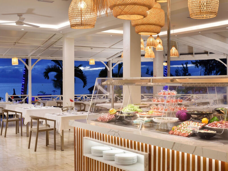 Coral Azur Beach Resort