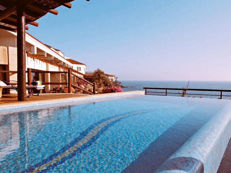 Coral Beach Hotel & Resort