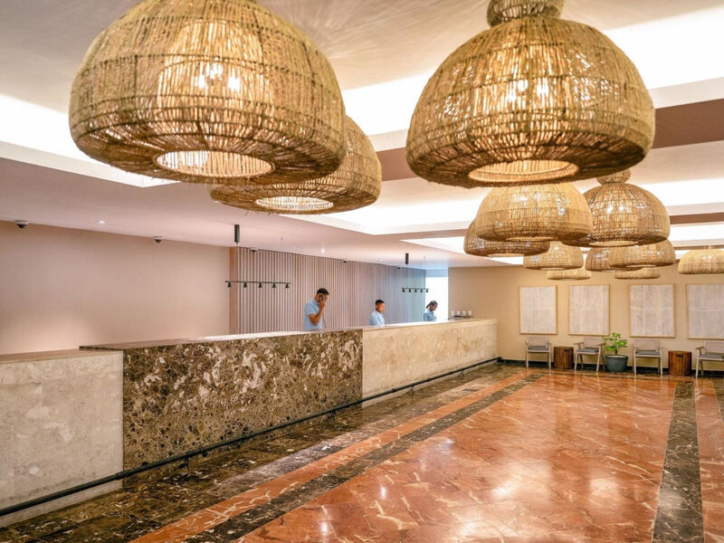 Coral Costa Caribe Resort & Spa