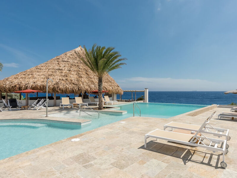 Coral Estate Luxury Resort