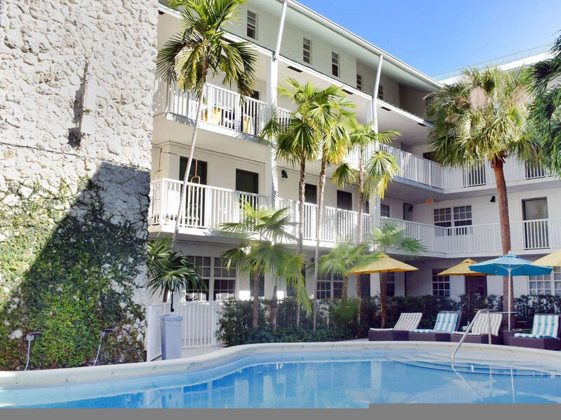 Coral Reef Suites Key Biscayne Mia