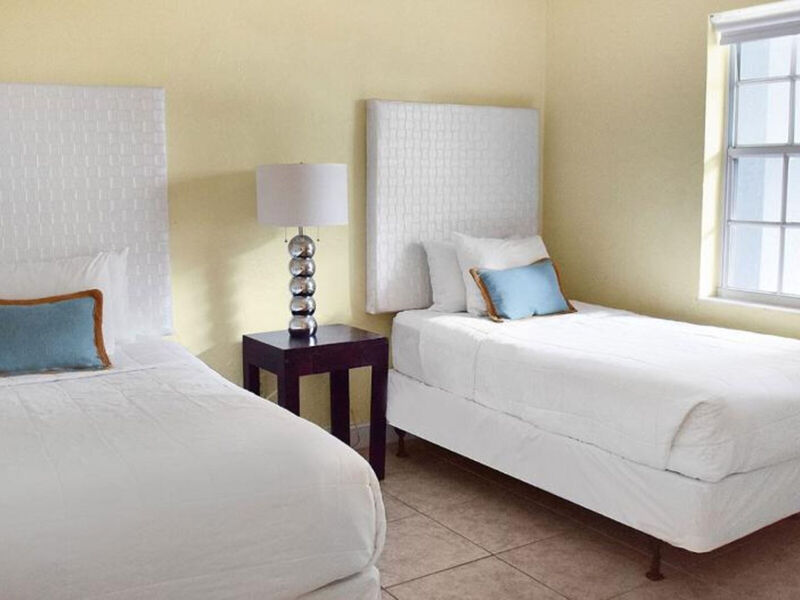 Coral Reef Suites Key Biscayne Mia