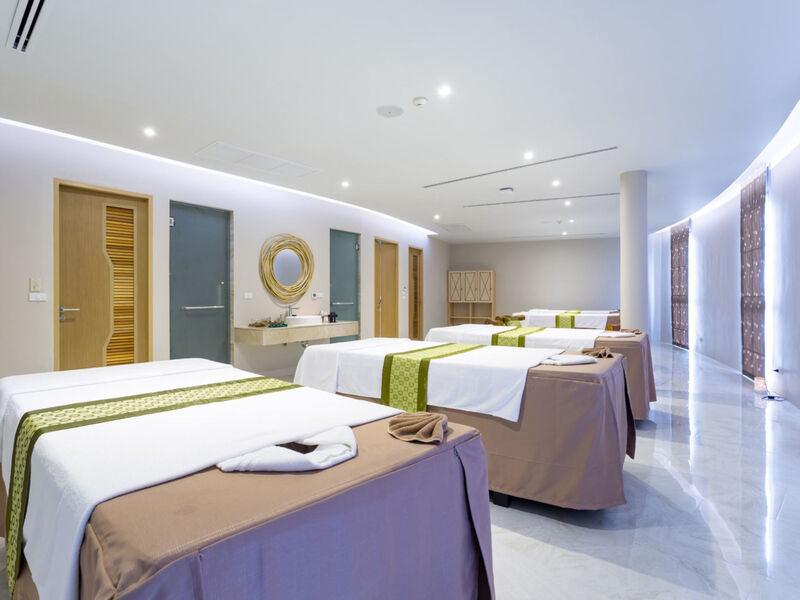 Crest Resort &Amp; Pool Villas