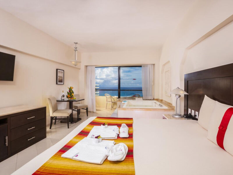 Crown Paradise Club Cancun All Inclusive