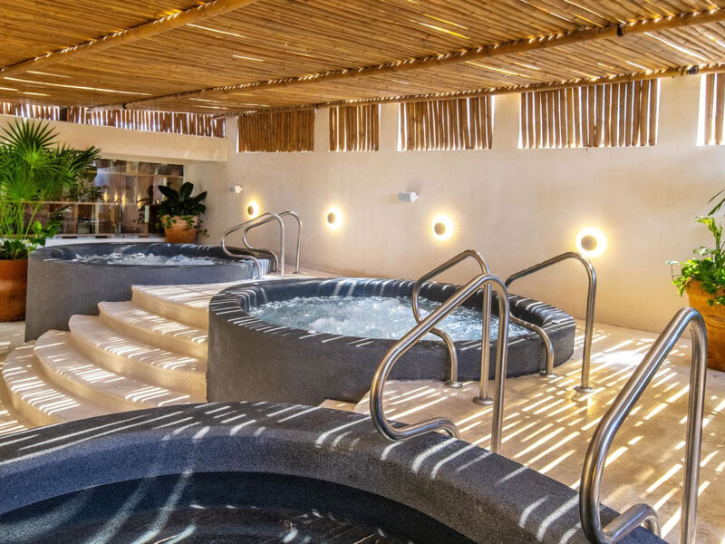 Crown Paradise Club Cancun All Inclusive