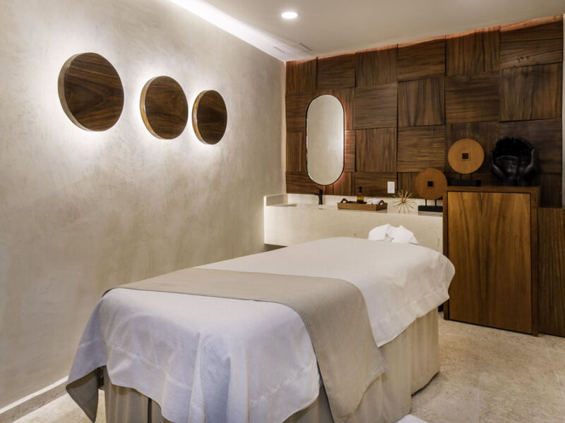 Crown Paradise Club Cancun All Inclusive