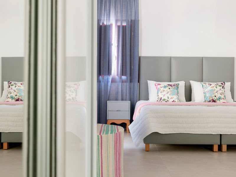 Crown Suites