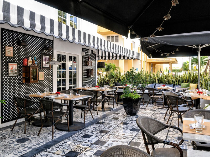 Croydon Miami Beach