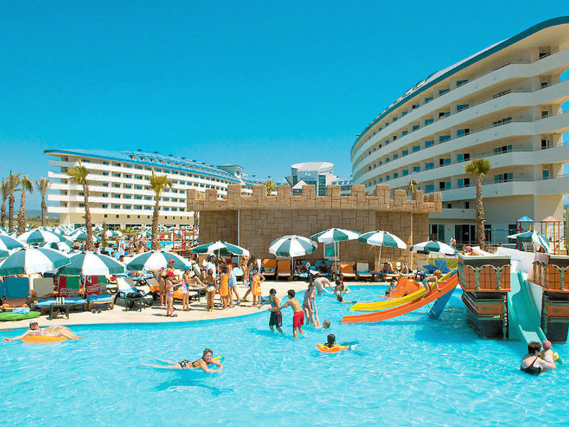 Crystal Admiral Resort & Spa
