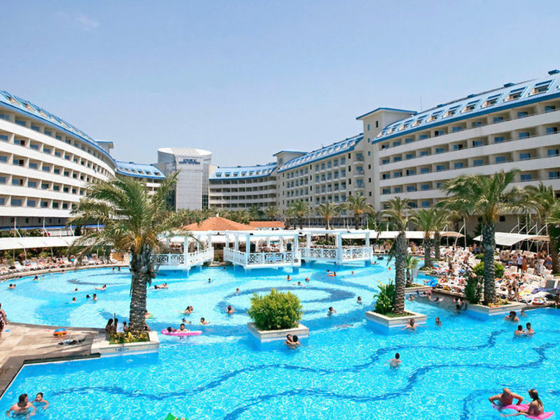 Crystal Admiral Resort & Spa