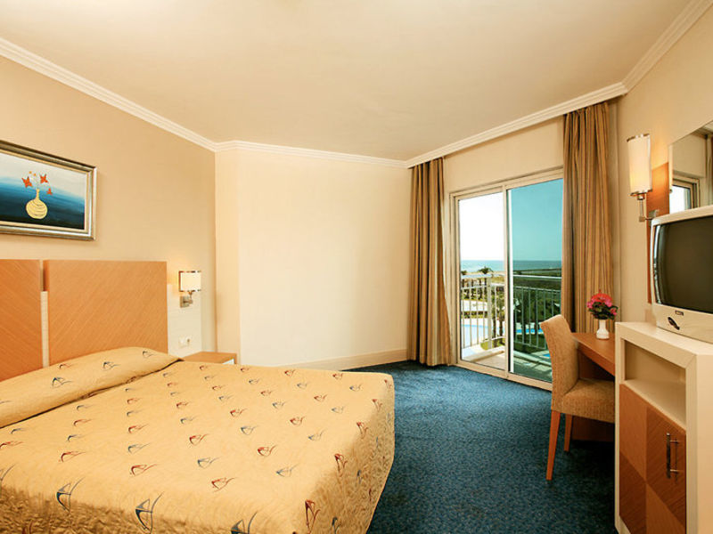 Crystal Admiral Resort & Spa
