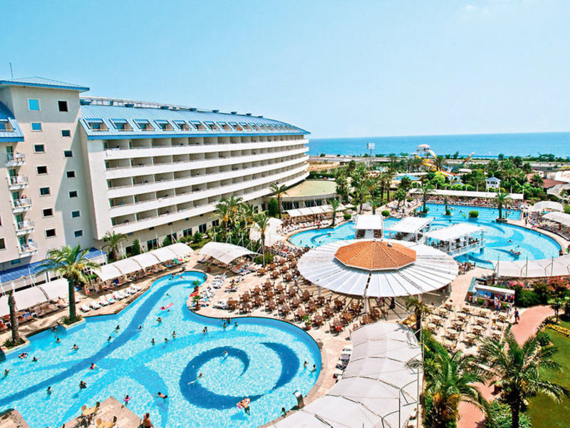 Crystal Admiral Resort & Spa