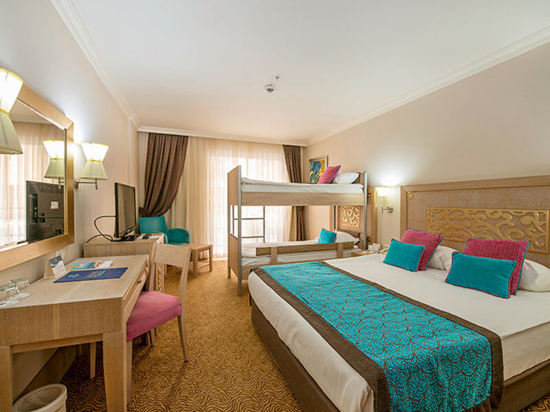 Crystal Family Resort & Spa