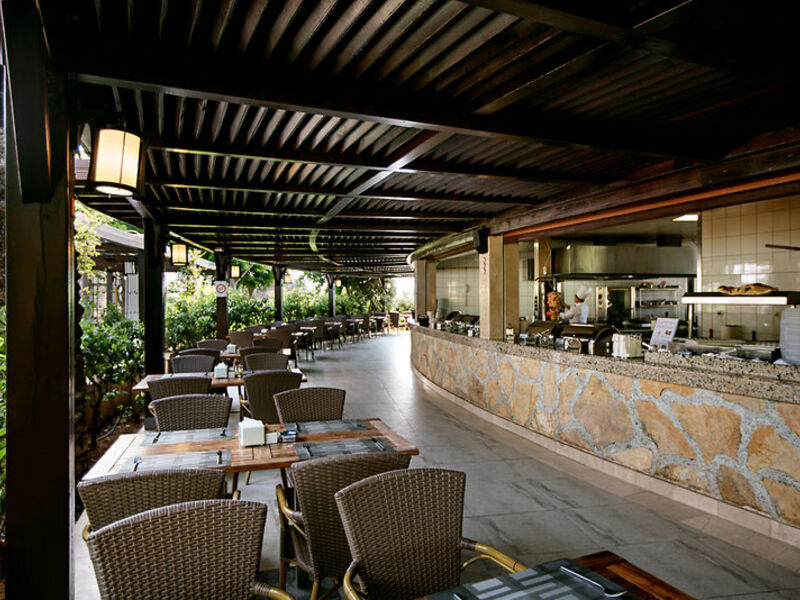 Crystal Family Resort & Spa