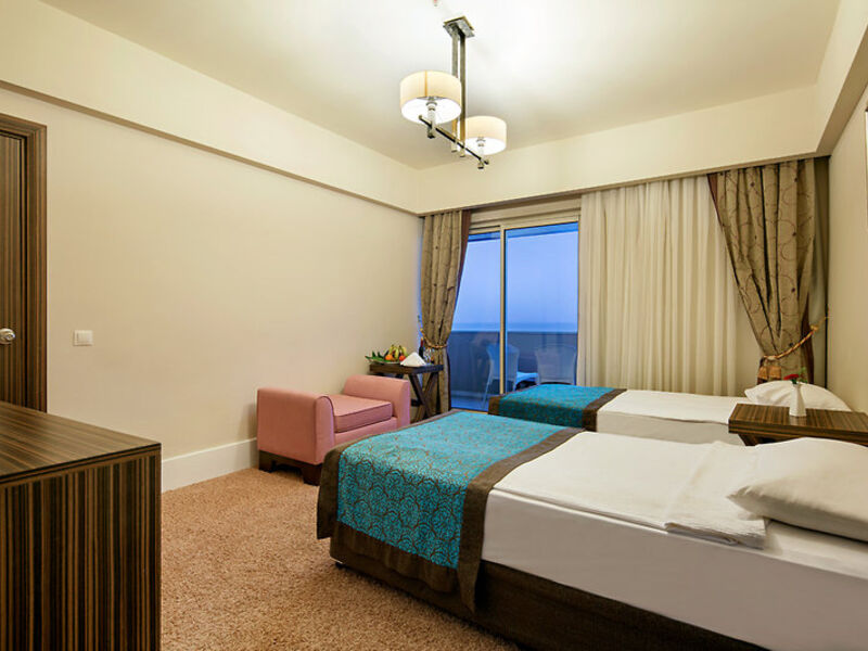 Crystal Family Resort & Spa