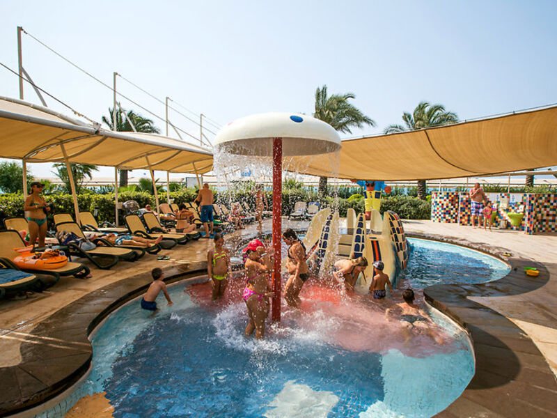 Crystal Family Resort & Spa