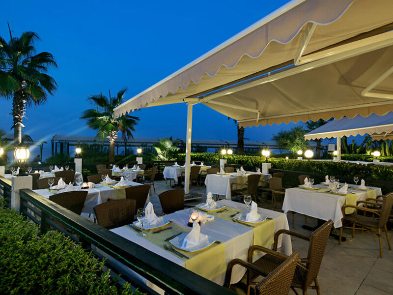 Crystal Family Resort & Spa