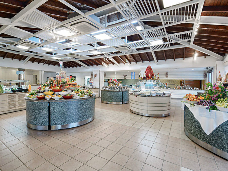 Crystal Green Bay Resort & Spa