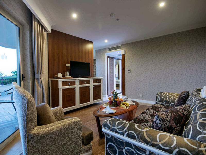 Crystal Sunset Luxury R. & Spa